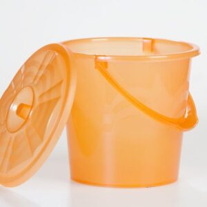 Пластик (Россия) Ведро 16 л. пластик. с крышкой цвет в ассорт. /1/15/