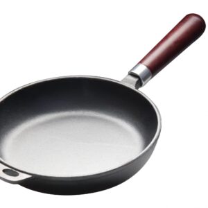 Сковорода чугунная 200/50 с деревянной ручкой Luxstahl [НЕR20]